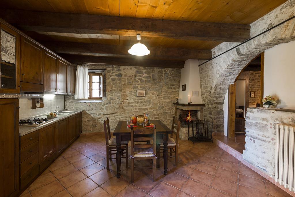 Agriturismo Monte Acuto Umbertide Cameră foto